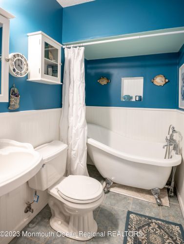 106 Moorage Ave, Berkeley Township NJ  08721-1879 exterior