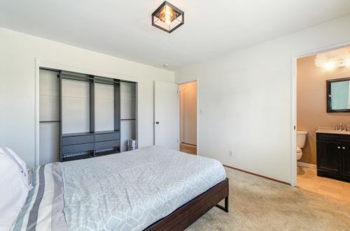 9406 Acapulco Way, Elk Grove CA  95624-1902 exterior