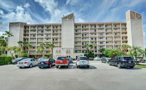 14460 Strathmore Ln, Delray Beach, FL 33446-3041