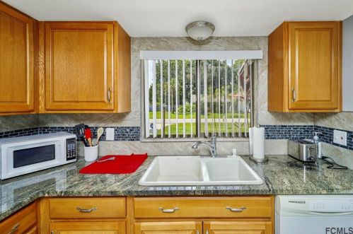 35 Blakemore Dr, Palm Coast, FL 32137-7336