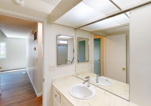 246 Cresta Vista Way, San Jose CA  95119-1509 exterior