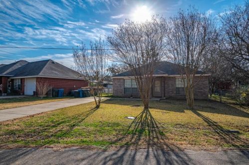 417 Baker St, Seagoville, TX 75159-3613