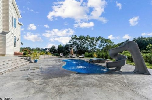 7 Flagstone Hill Rd, Wantage NJ  07461-2236 exterior