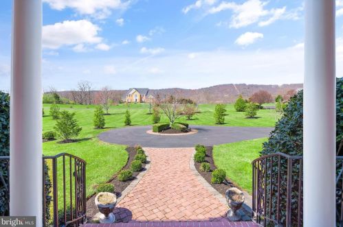 15840 Parnell Ct, Haymarket VA  20169-1667 exterior