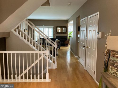 523 Southhampton Ln, Wilmington, DE 19808-4418