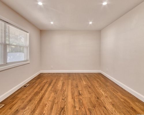 77 Andrews Ave, Wheatley Heights NY  11798-1833 exterior