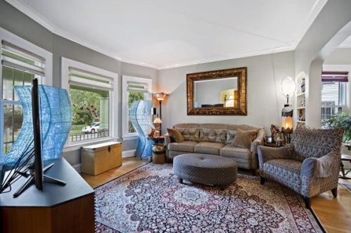 2115 Newhall St, Milwaukee, WI 53202-1026