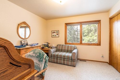 27421 Ridge Rd, Willits CA  95490-8985 exterior