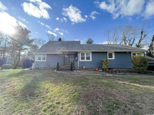 5 Acorn Ct, Muttontown, NY 11545-1823