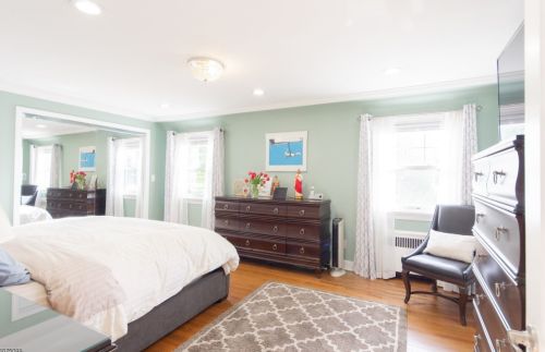 284 Passaic Ave, Nutley NJ  07110-2743 exterior