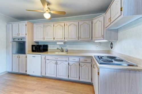 69 Tracy Dr, Manchester, CT 06042-2324