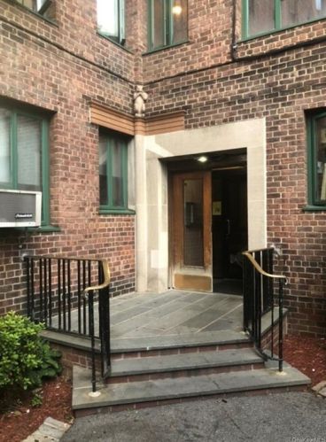 5 Metropolitan Oval, Bronx, NY 10462-6501