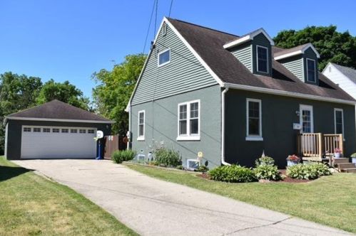721 Fulton St, Edgerton, WI 53534-1929