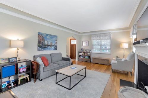 3935 Eileen Dr, Cincinnati OH 45209-2016 exterior