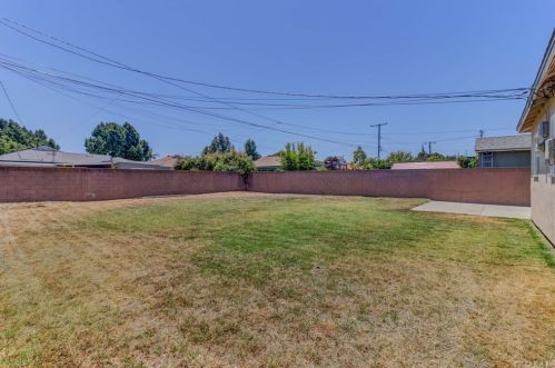 9122 Olive St, Bellflower CA  90706-4518 exterior