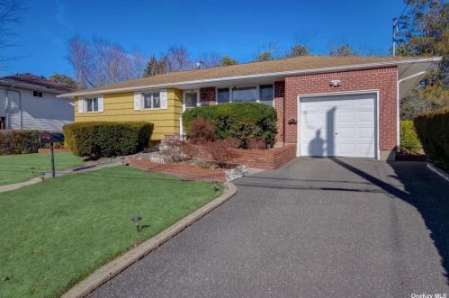 143 Albany St, Deer Park, NY 11729-1514