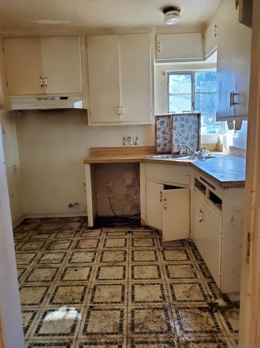 2403 Shamrock St, San Diego CA 92105-4516 exterior