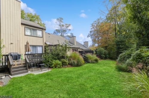 11 Poplar Ln, Morristown NJ  07960-6769 exterior