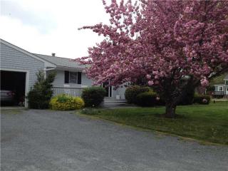 165 Touisset Rd, Warren, RI 02885-1438