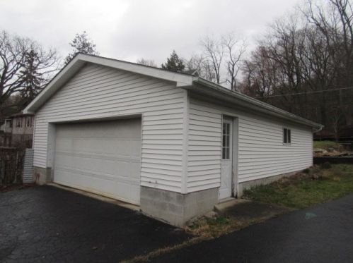 2216 2 St, South Connellsville PA  15425-5313 exterior