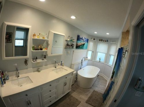 801 Live Oak Ave, Saint Petersburg FL  33703-3177 exterior