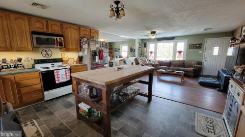 518 Cranes Gap Rd, Carlisle PA  17013-9602 exterior