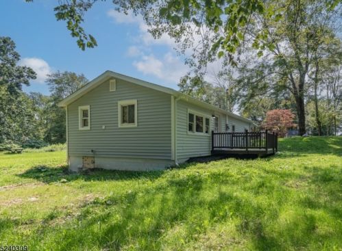 340 Lake View Dr, Fredon NJ  07860 exterior