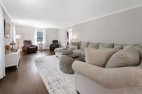 12 Falmouth Rd, Stamford CT  06903-2312 exterior
