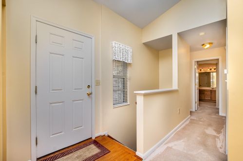 7276 Wind Brook Dr, Florence, KY 41042-8164