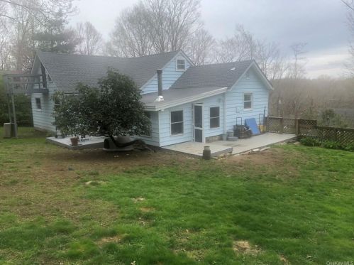 151 Barger St, Tompkins Corners, NY 10579-3404