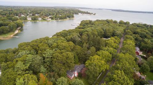 3295 Pine Neck Rd, Southold, NY 11971-1934