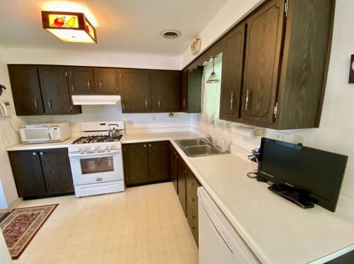 1521 Sycamore St, South Connellsville PA  15425-4954 exterior