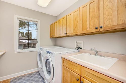 607 Crestview Ln, Mukwonago WI  53149-1103 exterior