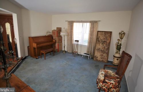 1 Allison Rd, East Windsor NJ  08520-2629 exterior