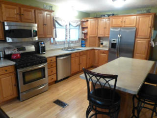 5615 Roosevelt Dr, Milwaukee, WI 53216-3153