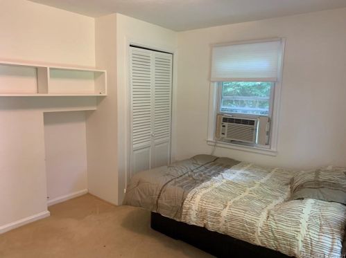 156 Green Manor Rd, Manchester CT  06042-3361 exterior