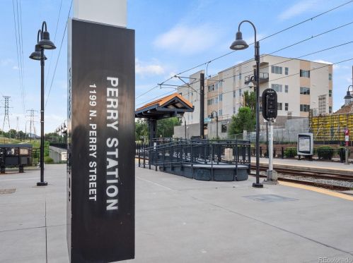 1284 Stuart St, Denver CO 80204-1243 exterior