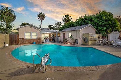 2561 Oregon Ave, Long Beach CA  90806-2826 exterior