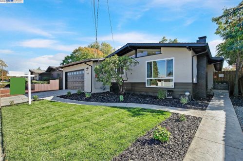 1681 Spruce St, Livermore CA  94551-1919 exterior