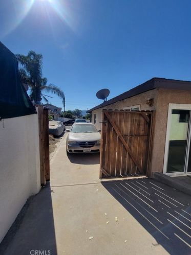 731 Lake St, Lake Elsinore CA  92530-4345 exterior