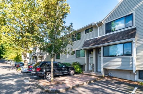 358 Sunrise Hill Rd, Norwalk, CT 06851