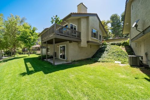 38 Meadowlark Ln, Calabasas CA  91377-1017 exterior