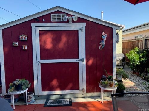 2116 Oris St, Compton CA 90222-3055 exterior