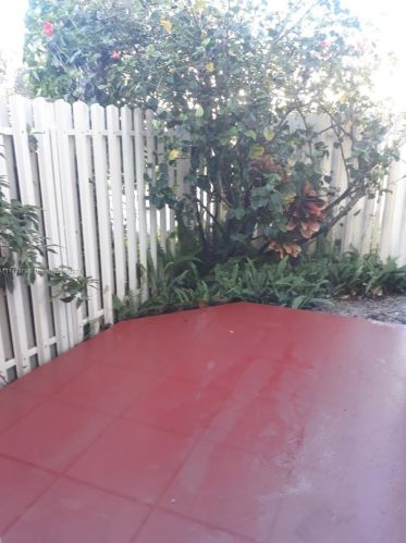 2010 103rd Ter, Hollywood FL  33025-1798 exterior