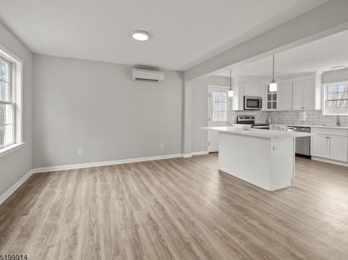 18 Berry Ln, West Milford NJ  07480-3632 exterior