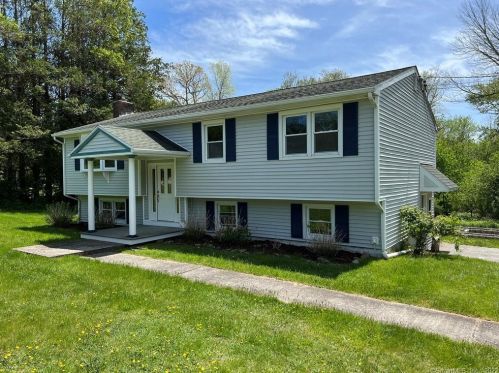 4 Linda Ct, Norwich, CT 06365-8610