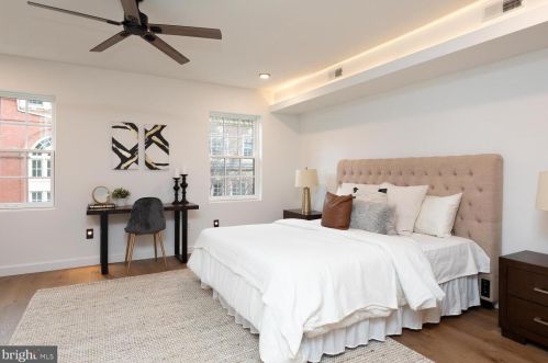 2037 Locust St, Philadelphia PA  19103-5613 exterior