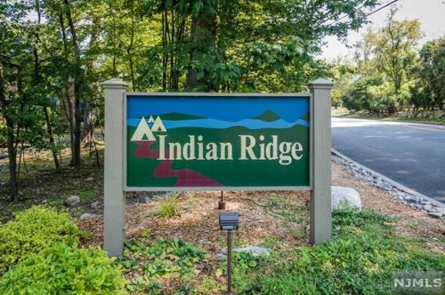 2110 Hilltop Rd, Mahwah NJ  07430-2232 exterior