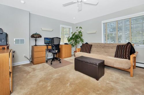 255 Kensico Rd, Thornwood NY  10594-1656 exterior