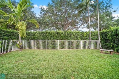 1277 144th Ter, Hollywood FL  33028-2925 exterior